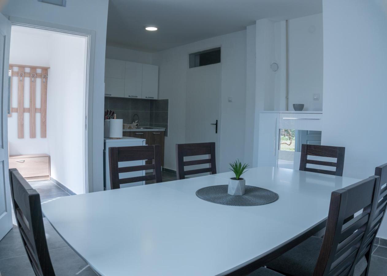 Gerardus Apartmani Vrsac Exterior photo